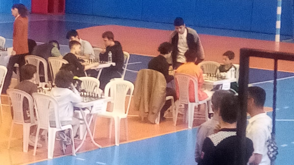 Satranç turnuvasına katıldık.
